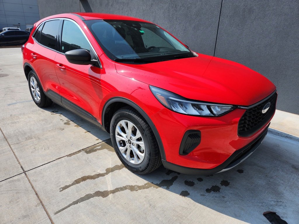 Used 2024 Ford Escape Active w/ Cold Weather Package image 3