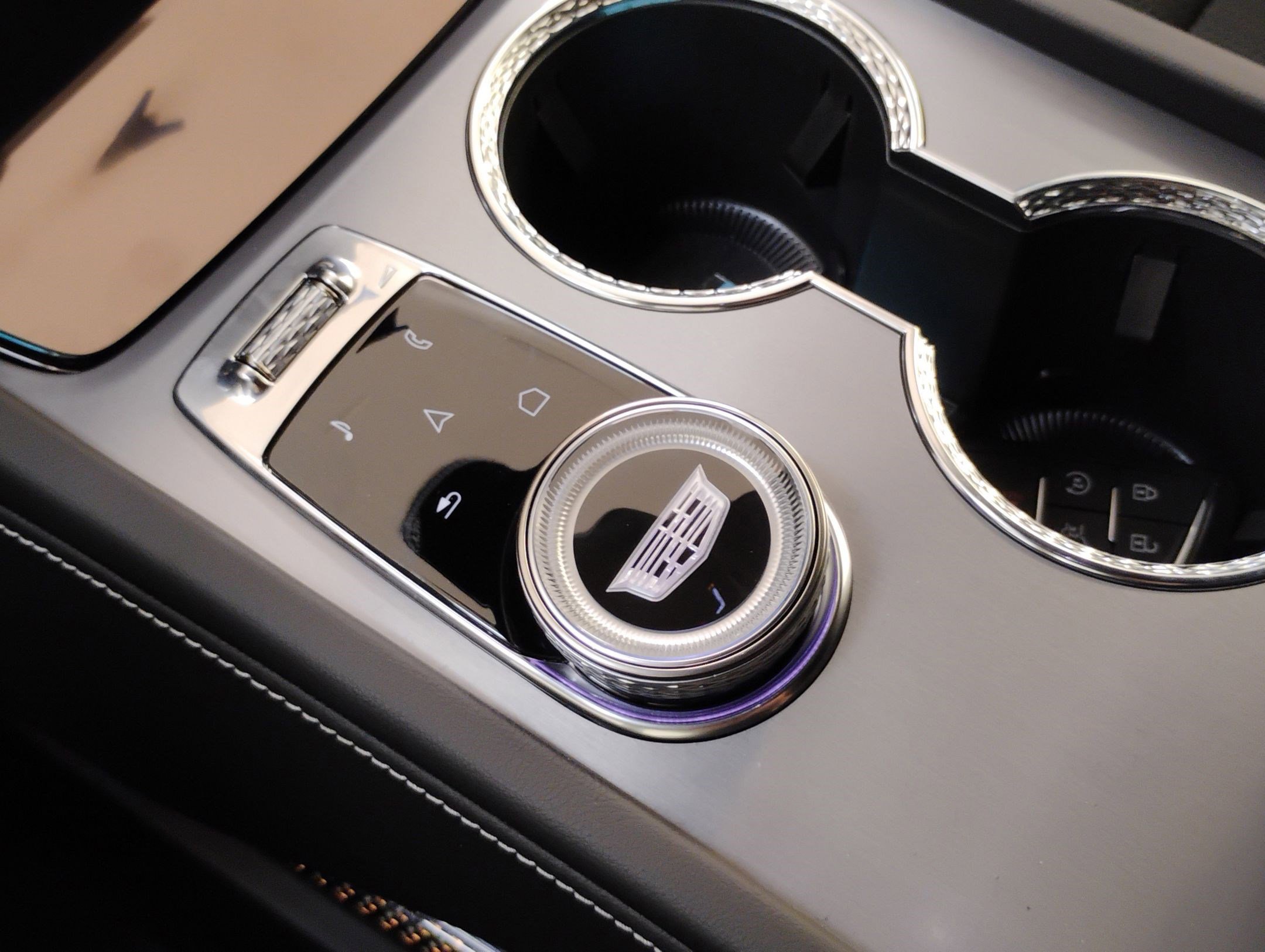 New 2026 Cadillac Vistiq Sport w/ LPO, Floor Liner Package image 42