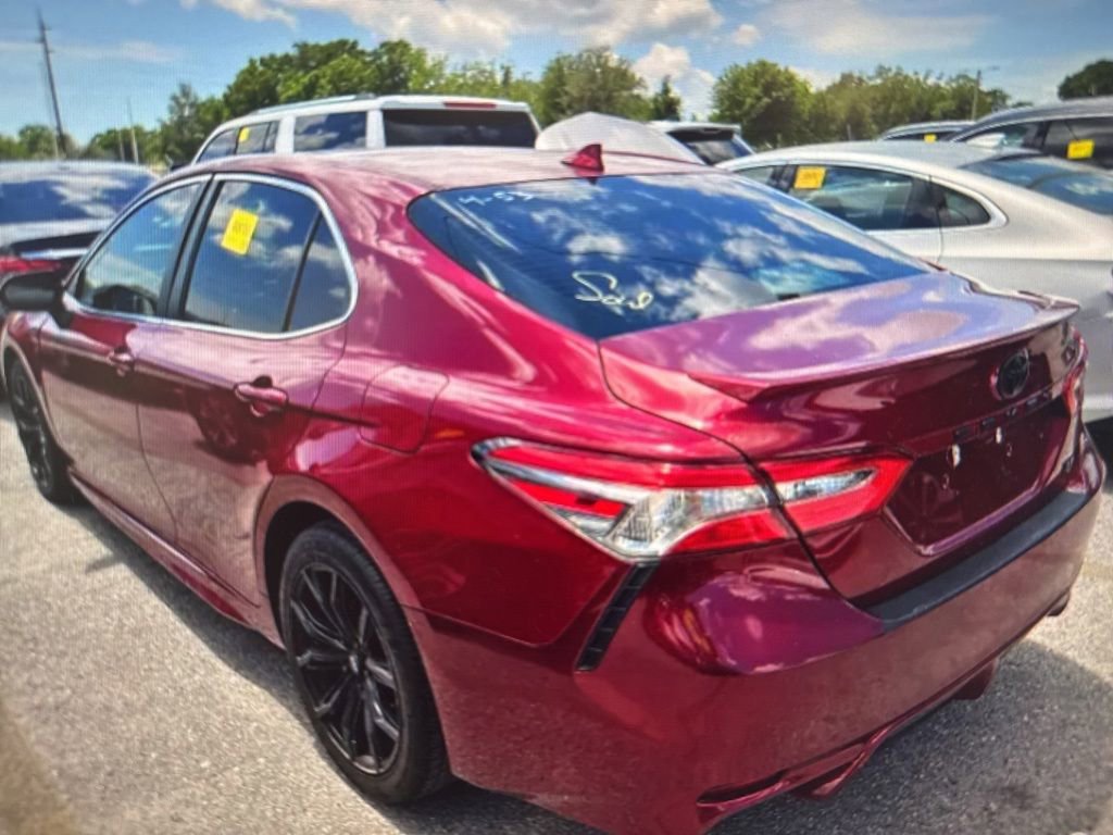 Used 2018 Toyota Camry SE w/ Audio Package FWD image 2