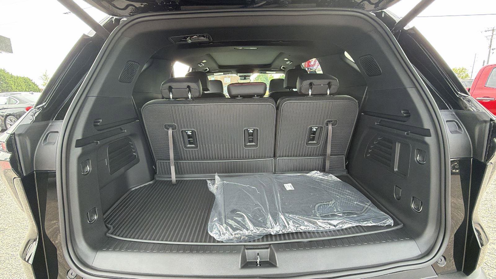 New 2026 Chevrolet Traverse Z71 w/ Driver Confidence Package image 10