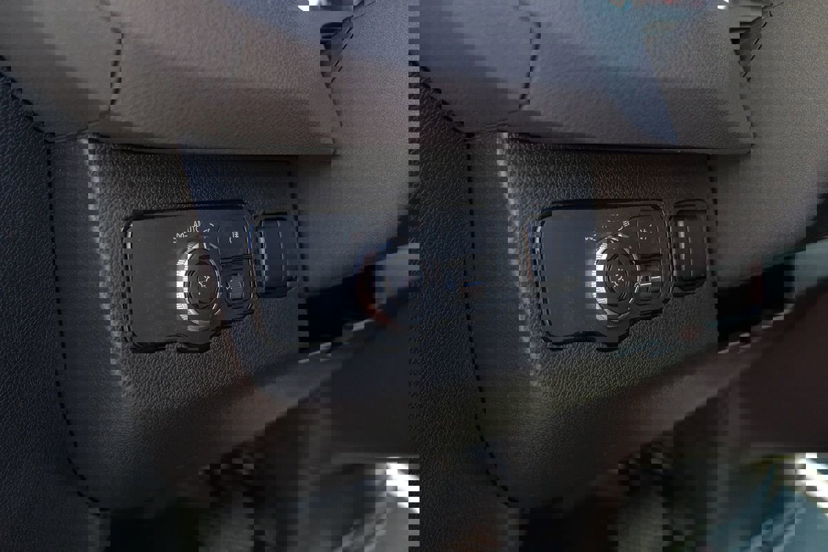 Used 2025 Mercedes-Benz Sprinter 2500 image 11