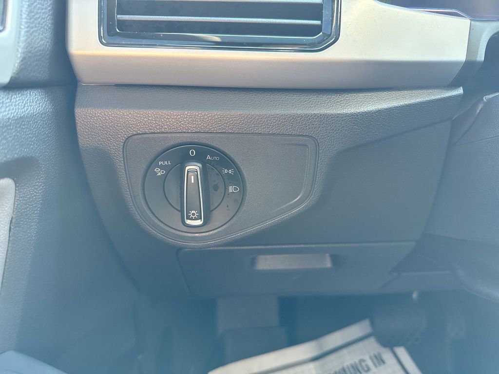 Used 2023 Volkswagen Atlas Cross Sport SEL image 23