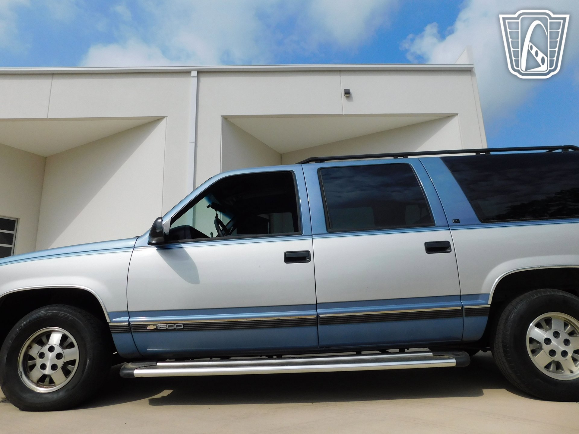 Used 1995 Chevrolet Suburban image 12