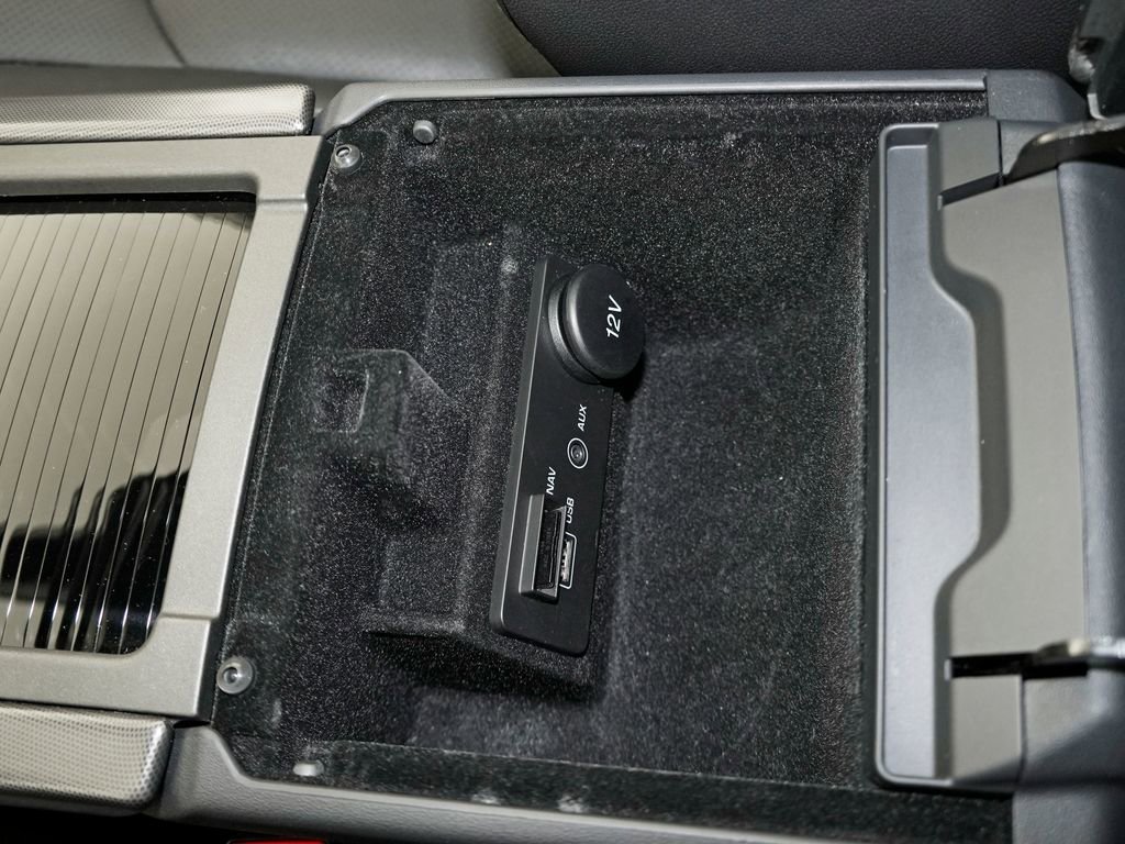 Used 2019 Land Rover Range Rover Evoque image 32