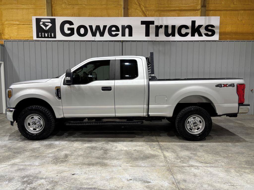Used 2018 Ford F250 XL w/ Power Equipment Group AWD/4WD image 2