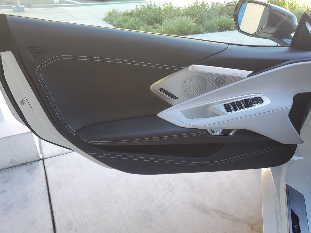 Used 2024 Chevrolet Corvette Stingray Premium Conv w/ Z51 Performance Package image 17