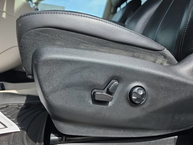 Used 2018 Chrysler Pacifica Touring-L Plus FWD image 12