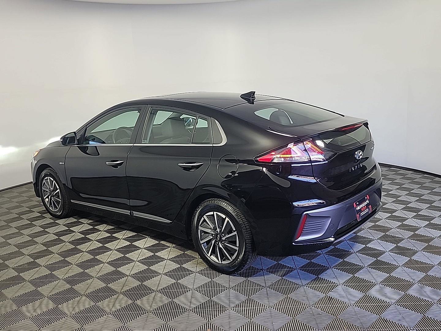 Used 2020 Hyundai Ioniq Limited image 8