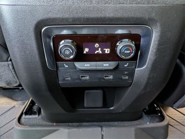 New 2026 Chevrolet Suburban Premier image 27