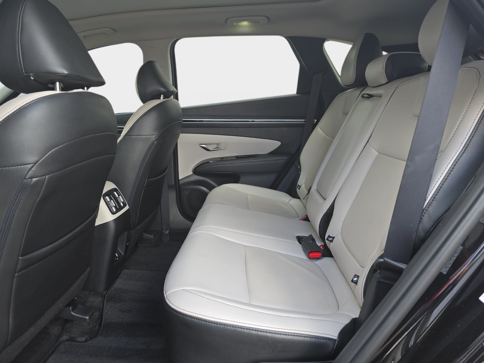 Used 2022 Hyundai Tucson SEL AWD/4WD image 16