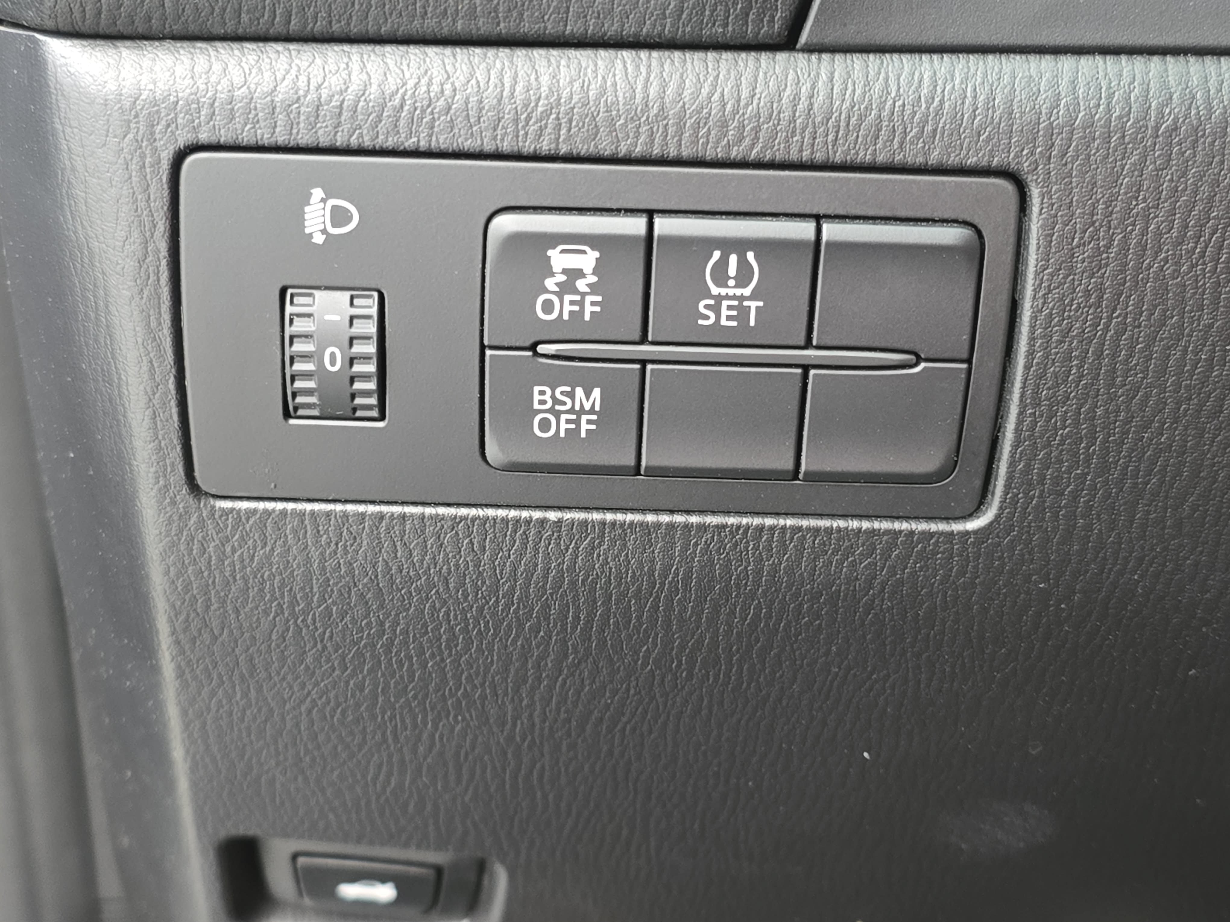 Used 2014 MAZDA MAZDA3 s Touring FWD image 27