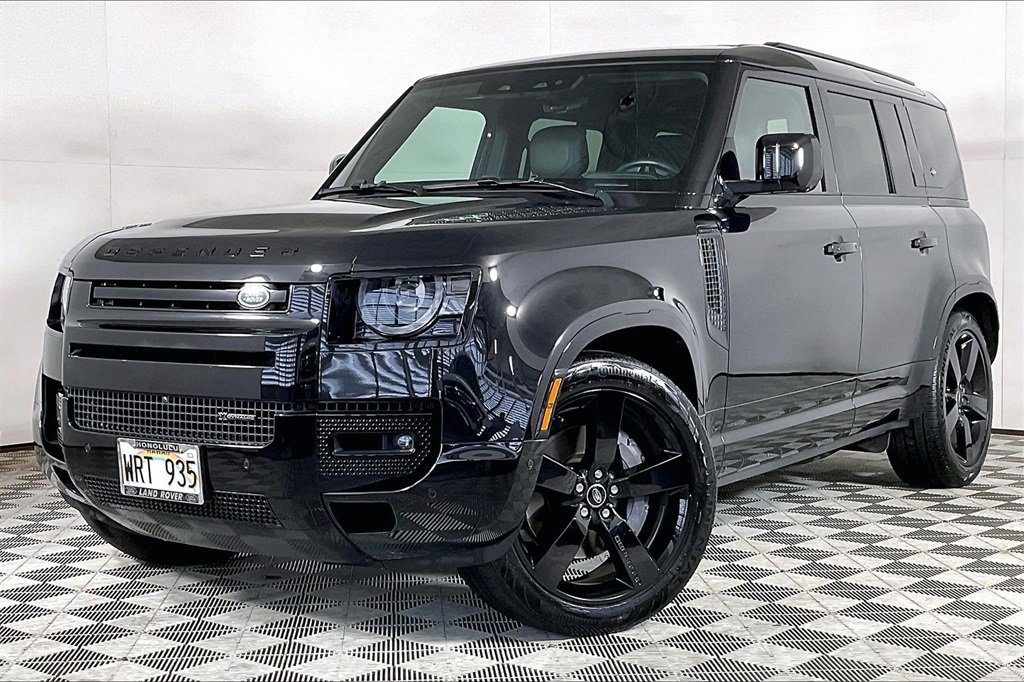 Used 2023 Land Rover Defender 110 X-Dynamic SE image 1