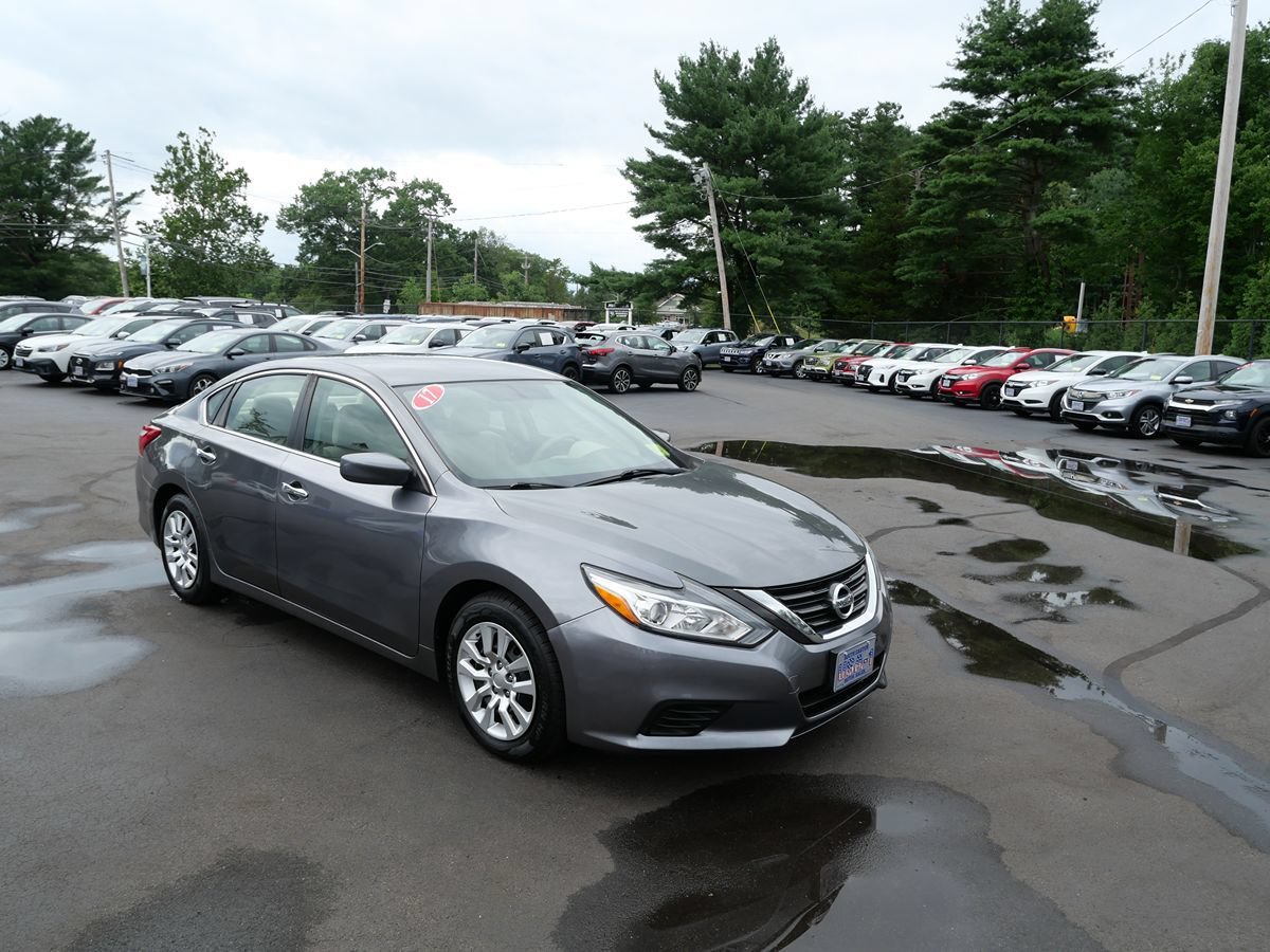 Used 2017 Nissan Altima 2.5 S w/ Power Driver Seat Package FWD image 2