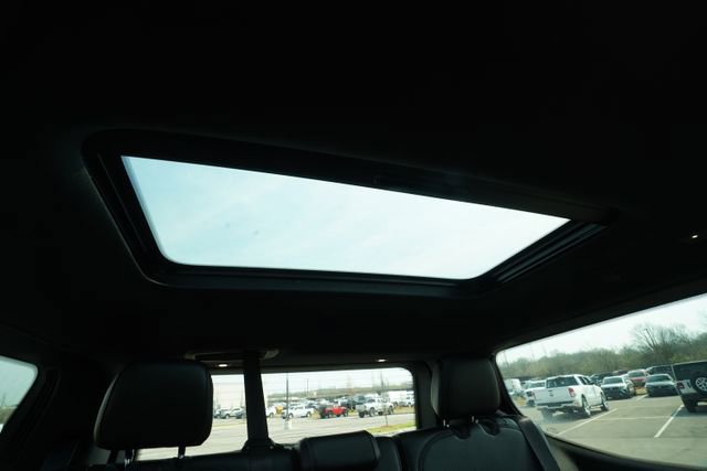 Used 2024 Jeep Wagoneer 4WD w/ Premium Group I image 29