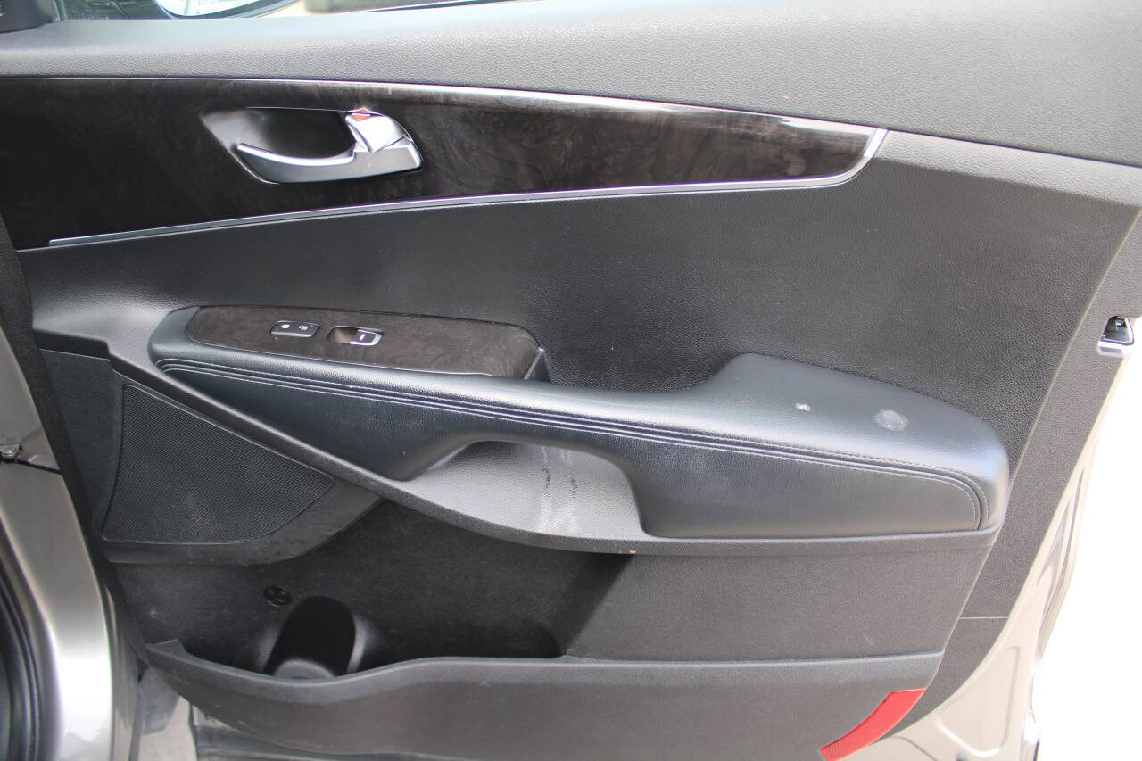 Used 2018 Kia Sorento AWD image 7