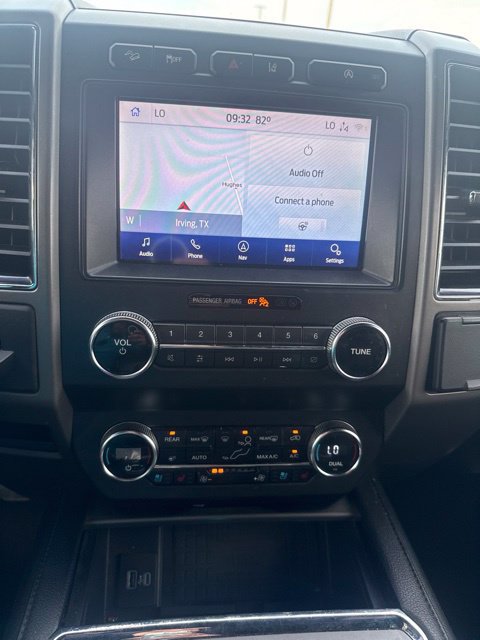 Used 2020 Ford Expedition XLT w/ Equipment Group 202A AWD/4WD image 19