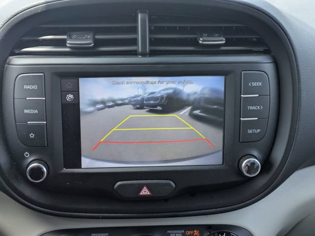 Used 2025 Kia Soul LX w/ LX Technology Package FWD image 20