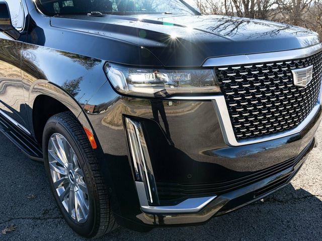 Used 2023 Cadillac Escalade ESV Premium Luxury image 19