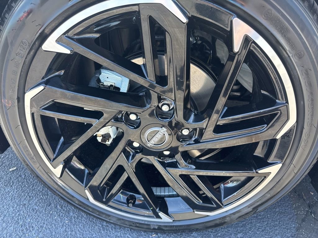 New 2026 Nissan Sentra SR FWD image 9