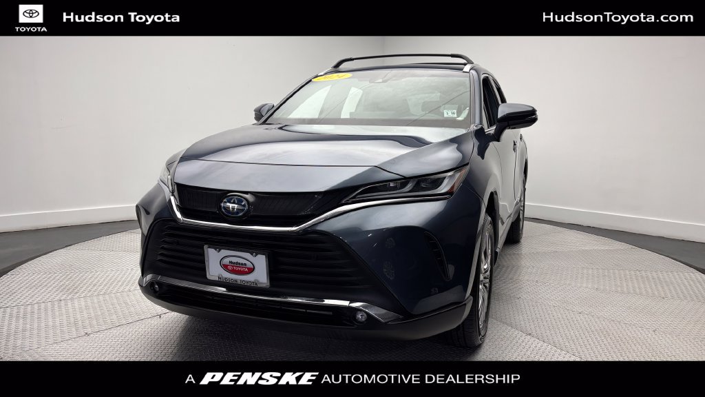 Used 2024 Toyota Venza XLE AWD/4WD image 1