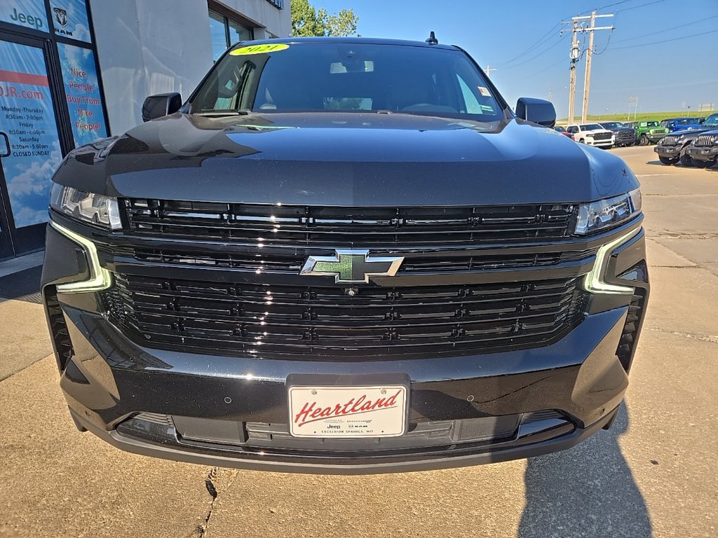 Used 2021 Chevrolet Tahoe RST w/ Luxury Package AWD/4WD image 17