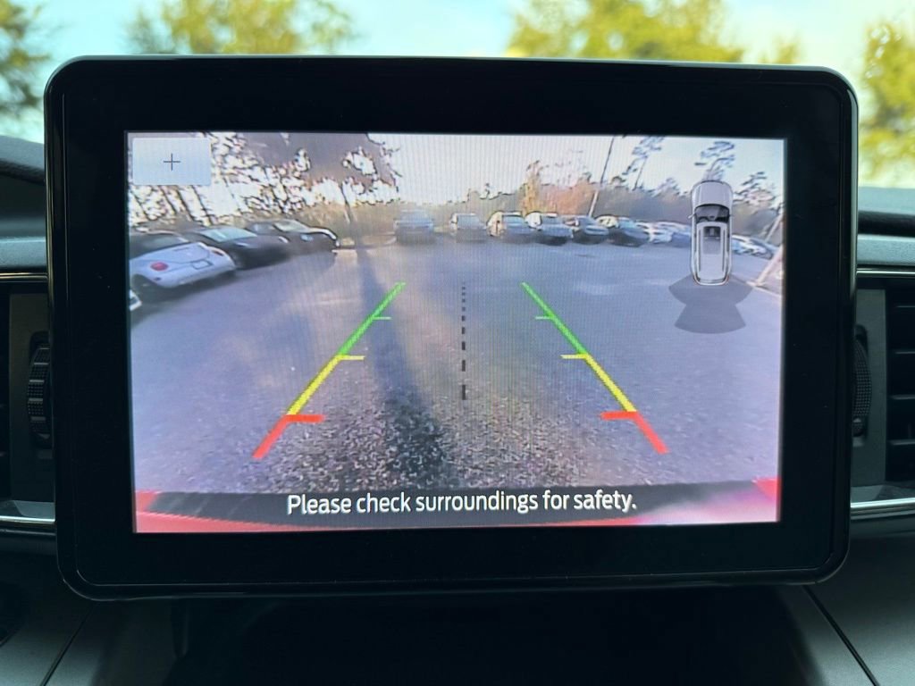 Used 2021 Ford Explorer XLT w/ Equipment Group 202A image 20