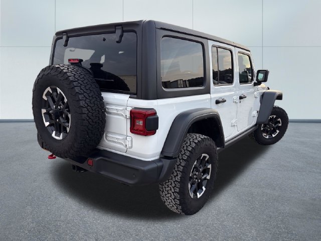 Used 2024 Jeep Wrangler Unlimited Rubicon w/ Technology Group AWD/4WD image 4