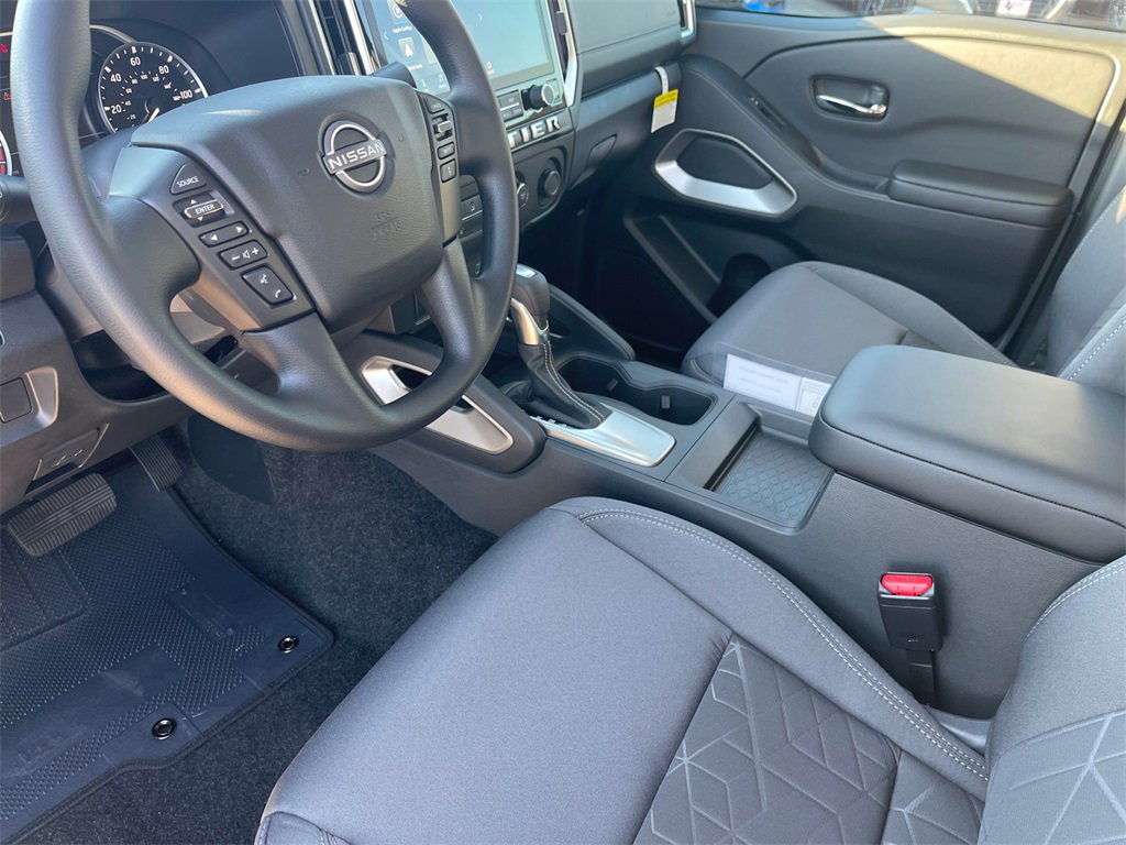 New 2025 Nissan Frontier SV w/ SV Convenience Package image 17