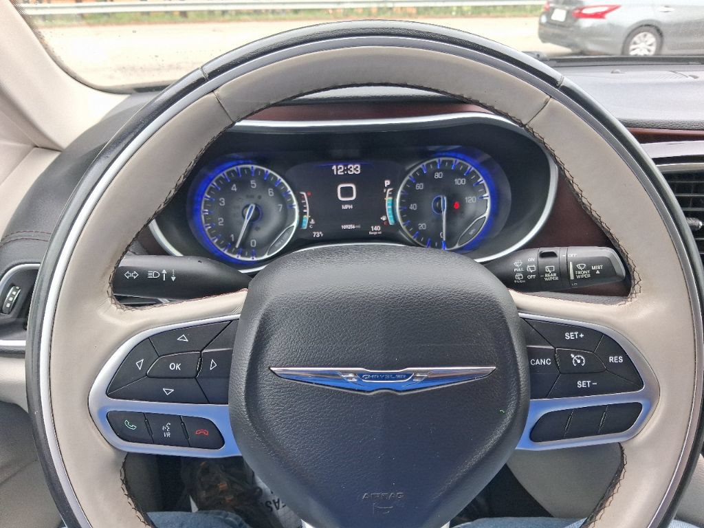 Used 2017 Chrysler Pacifica Limited w/ UConnect Theater Package FWD image 8