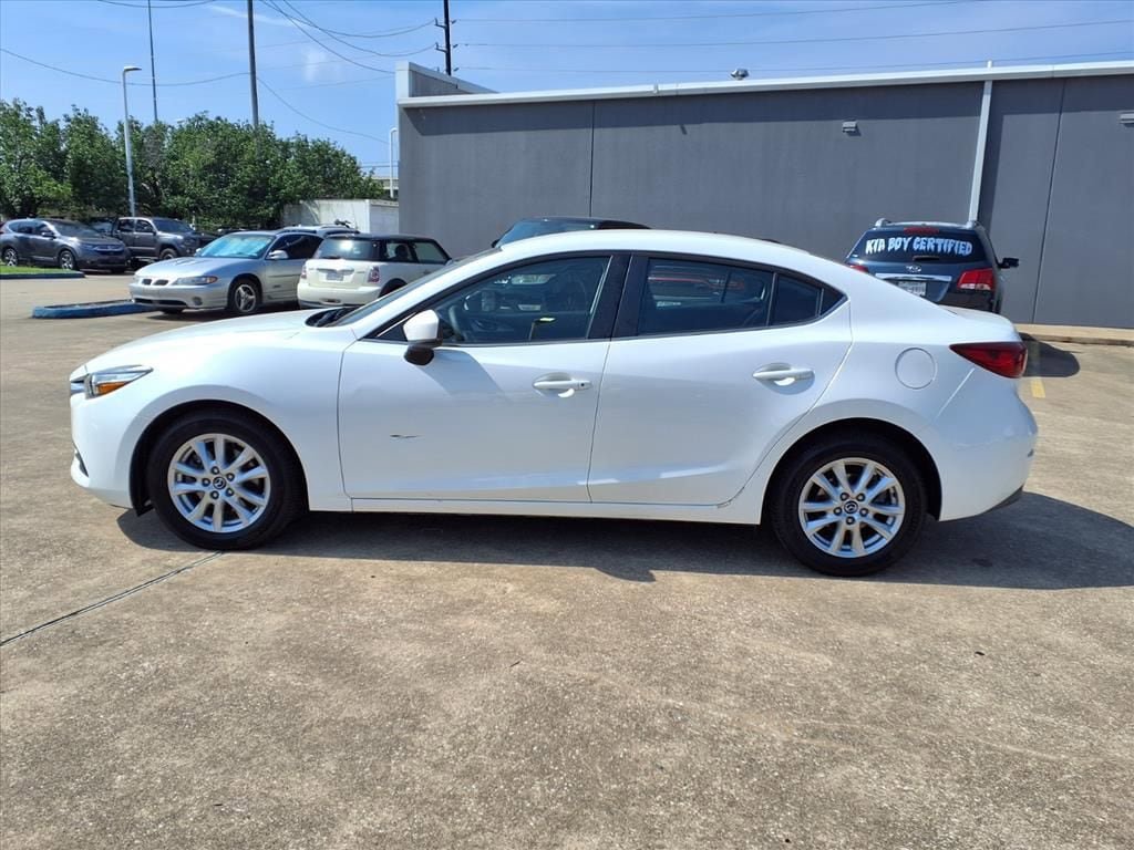 Used 2018 MAZDA MAZDA3 Sport w/ Preferred Equipment Package FWD image 5