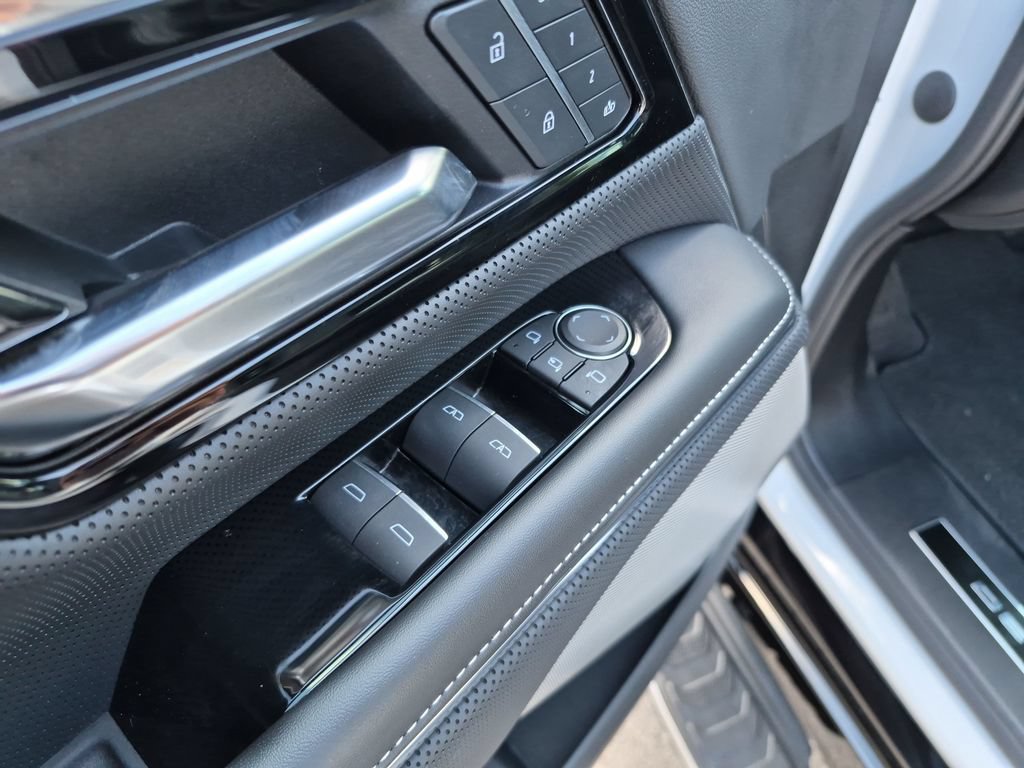 Used 2025 GMC Sierra EV Denali AWD/4WD image 19