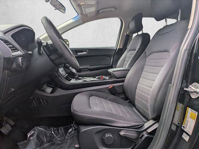 Used 2017 Ford Edge SE image 16