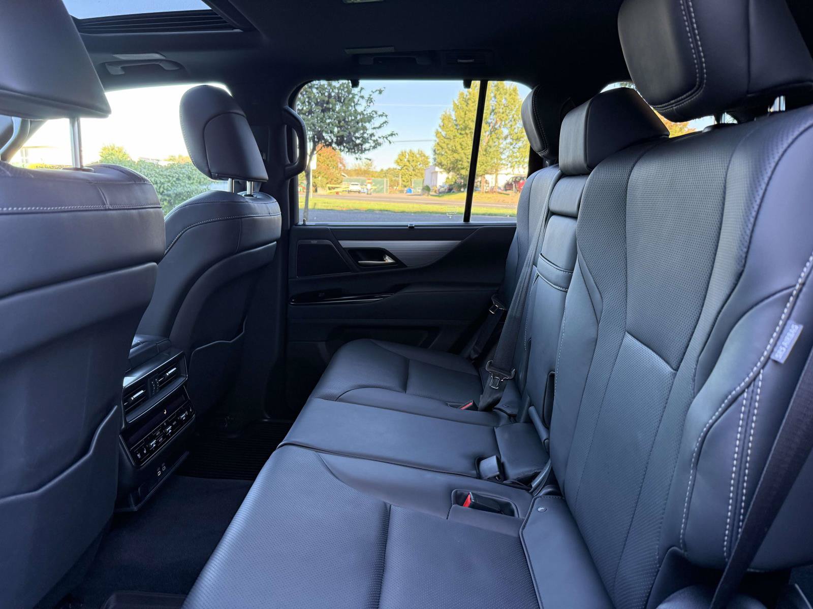 Used 2024 Lexus LX 600 F Sport AWD/4WD image 17