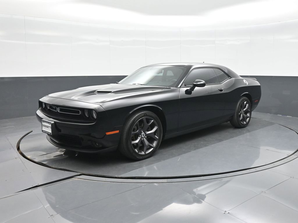 Used 2019 Dodge Challenger SXT w/ Plus Package image 7