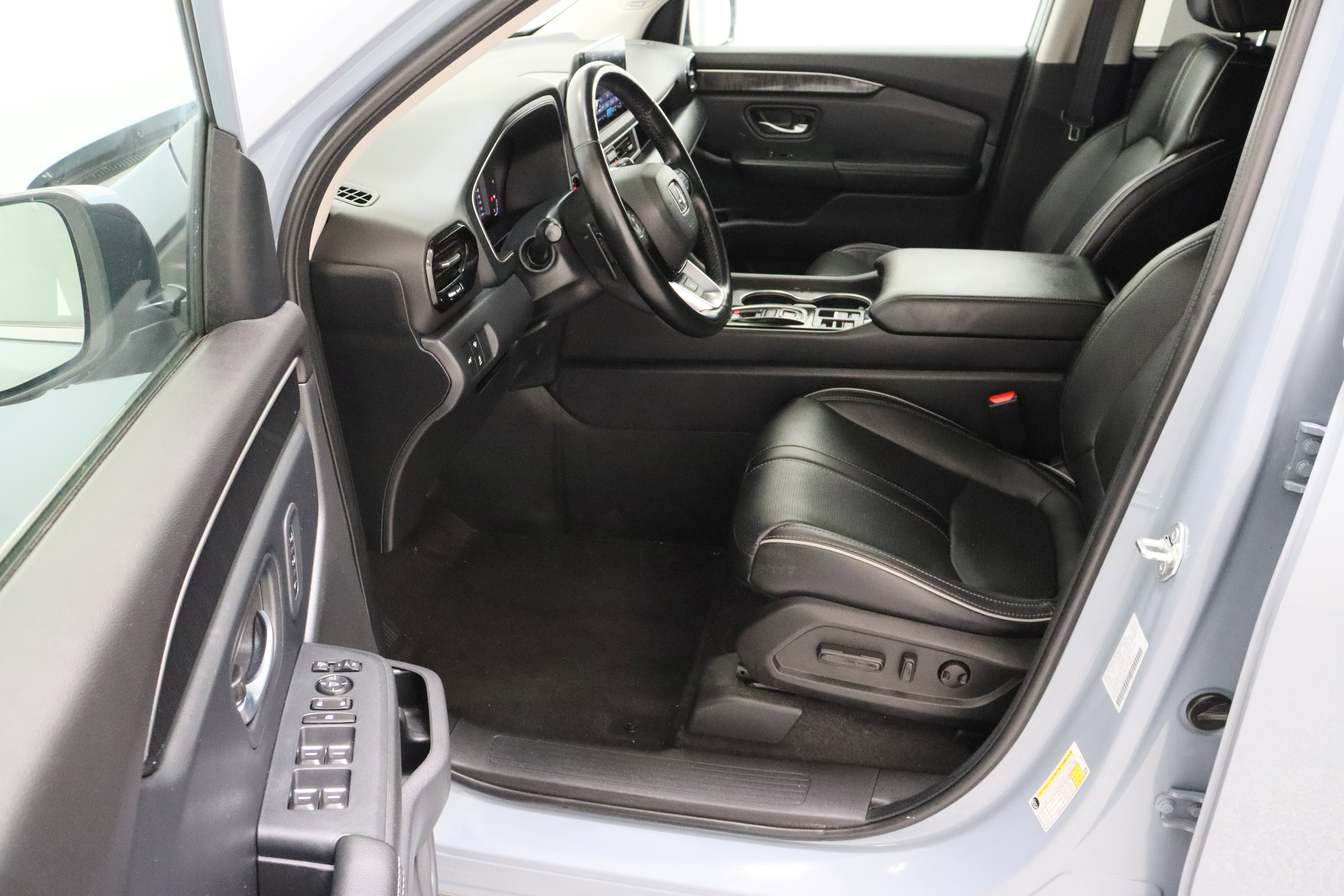 Used 2023 Honda Pilot Elite image 13