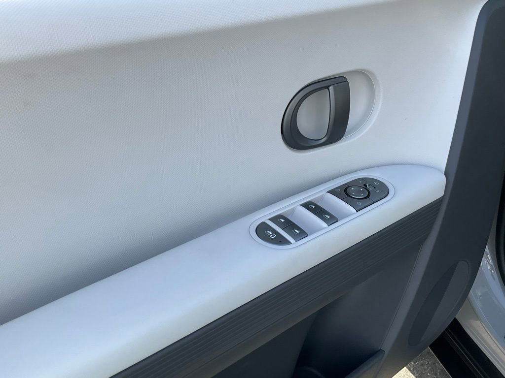 Used 2025 Hyundai Ioniq 5 SEL image 24