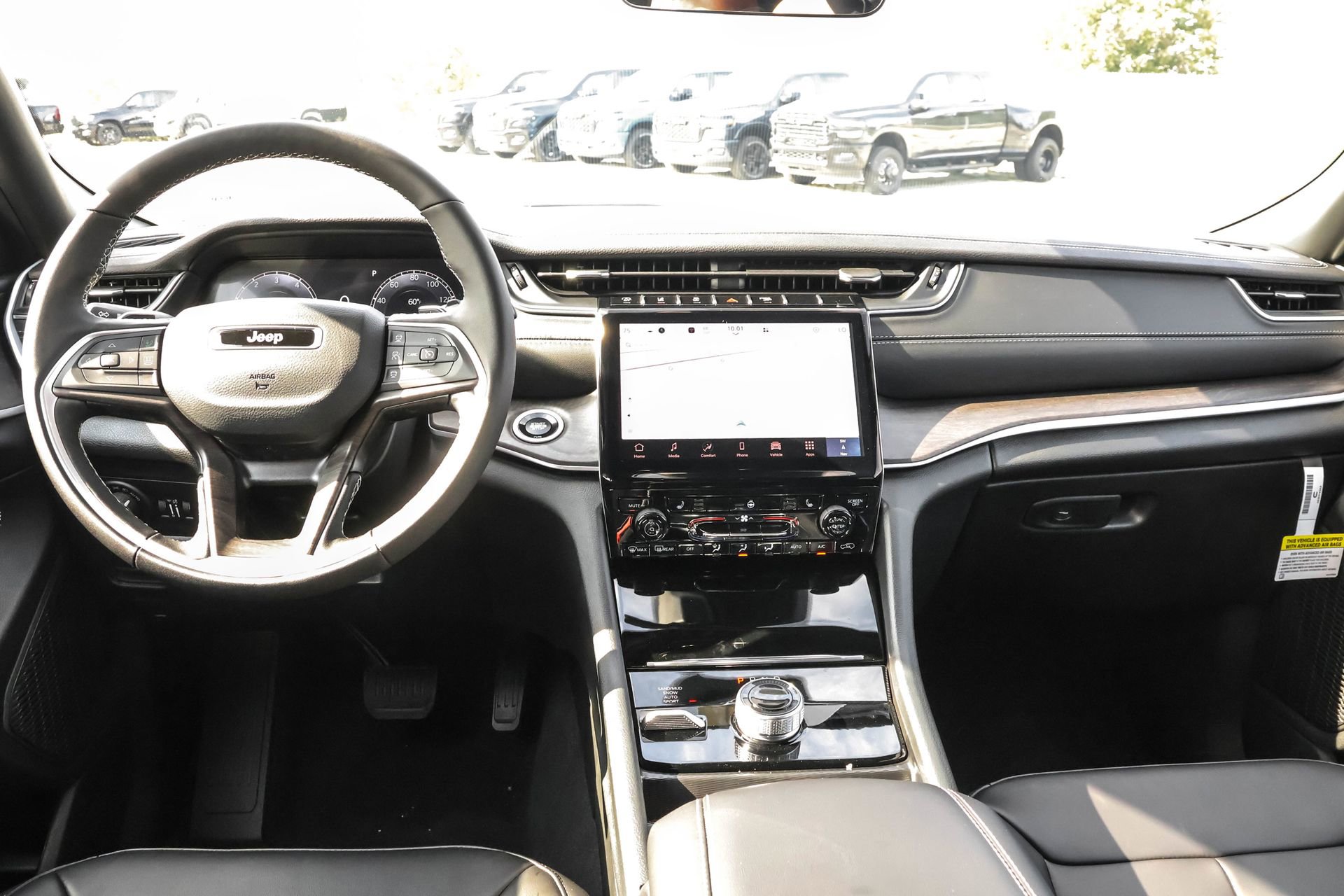 New 2025 Jeep Grand Cherokee L Limited image 15