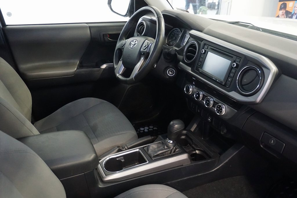 Used 2017 Toyota Tacoma SR5 image 22