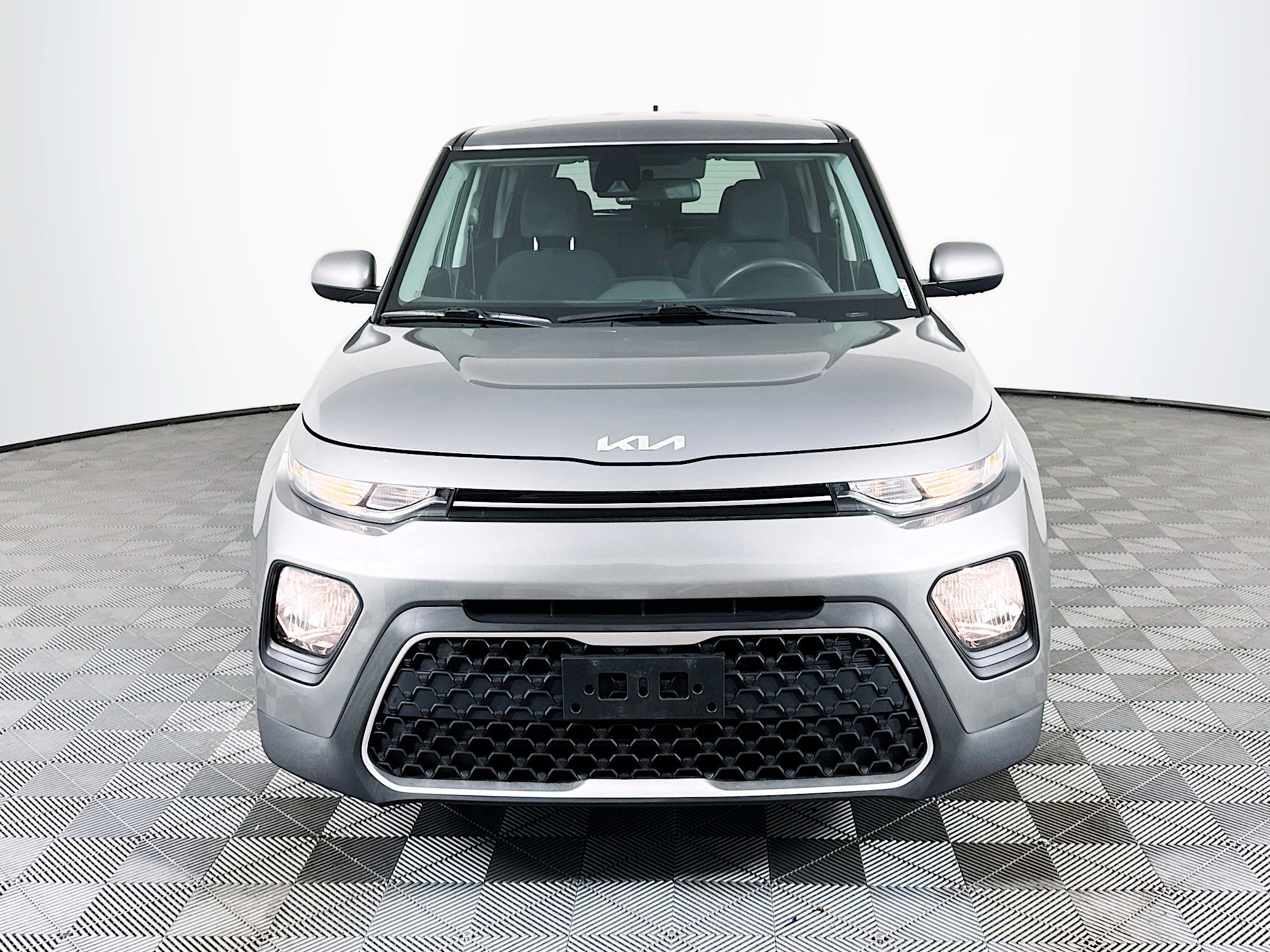 Used 2022 Kia Soul LX w/ Technology Package image 2