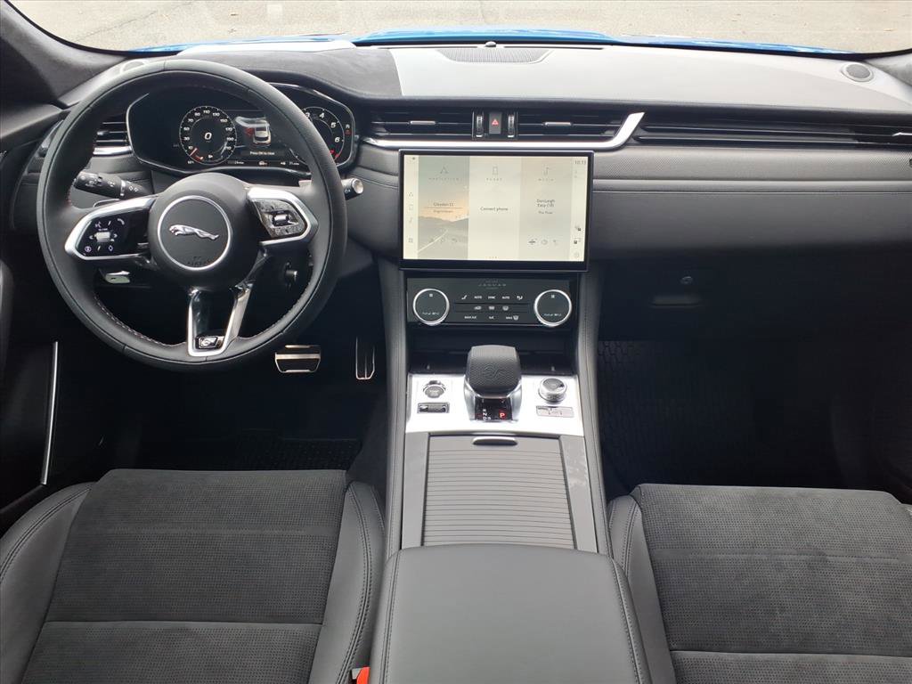 New 2026 Jaguar F-PACE SVR image 4