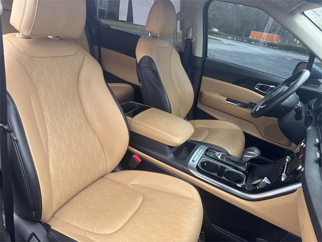 Certified 2024 Kia Carnival EX image 18