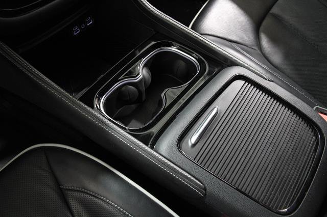 Used 2025 Chrysler Pacifica Limited image 17