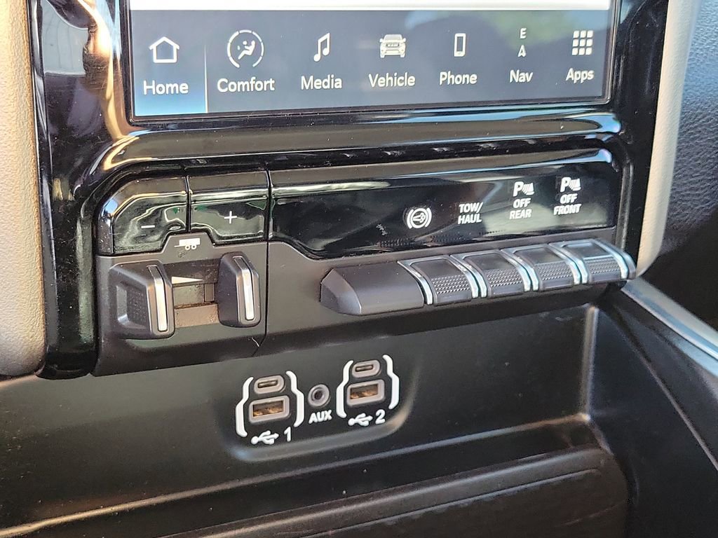 Used 2024 RAM 2500 Laramie w/ Towing Technology Group image 29