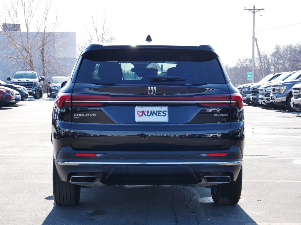 Used 2025 Buick Enclave Preferred AWD/4WD image 9