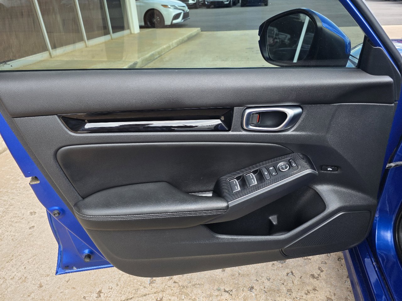 Used 2022 Honda Civic Touring image 11