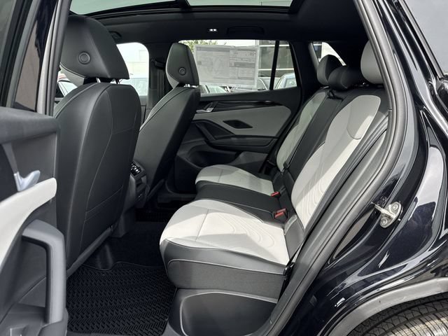 New 2026 Volkswagen Tiguan SE R-Line FWD image 25