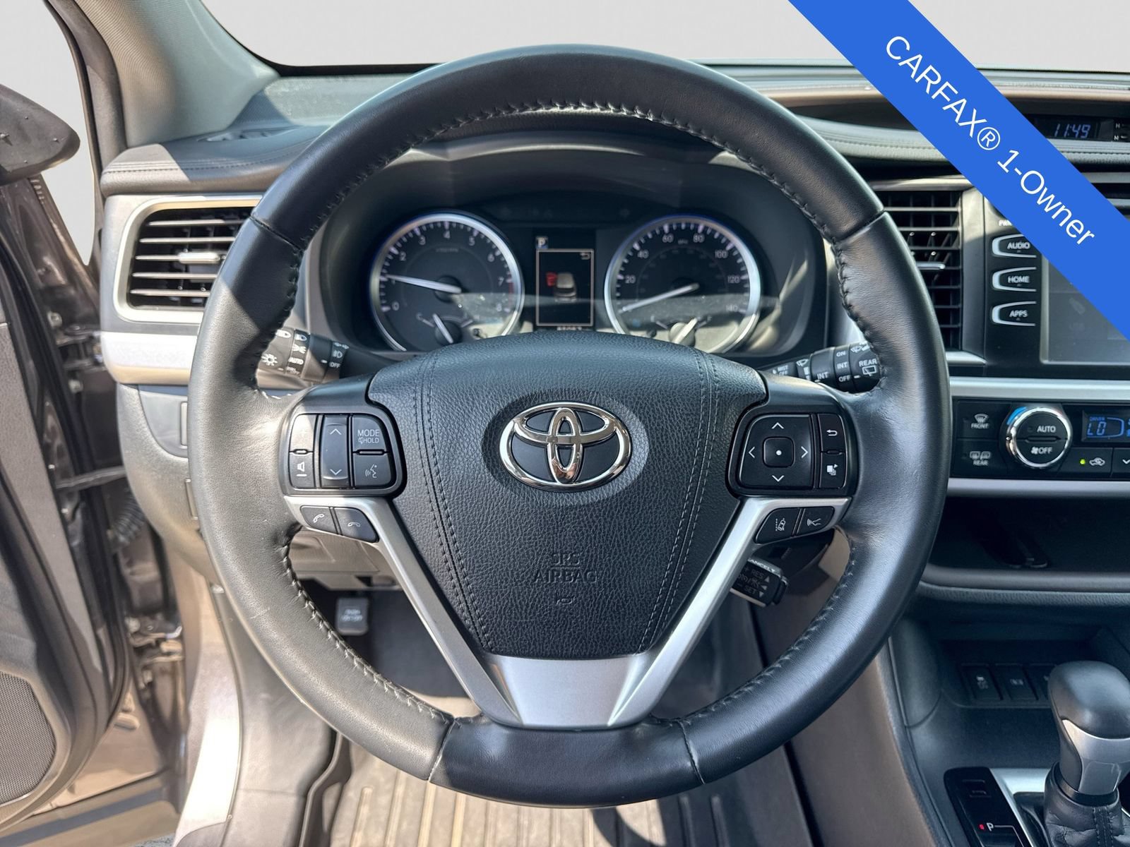 Used 2019 Toyota Highlander XLE w/ Carpet Mat Package (TMS) AWD/4WD image 25