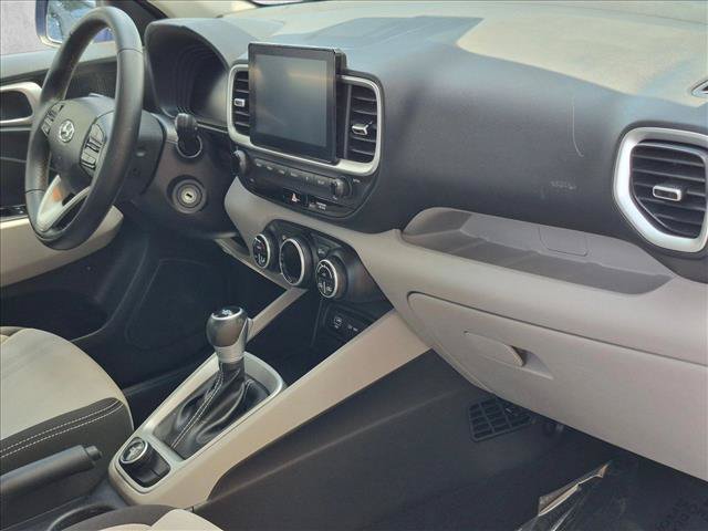 Used 2023 Hyundai Venue SEL FWD image 19