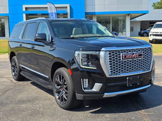 Used 2024 GMC Yukon XL Denali w/ Advanced Technology Package AWD/4WD image 17
