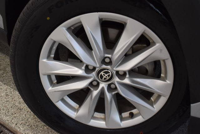 Used 2024 Toyota Corolla Cross LE AWD/4WD image 28